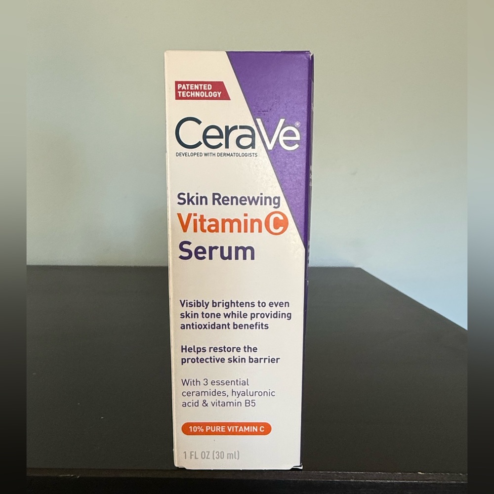 CeraVe Skin Renewing Vitamin C Serum - NEW